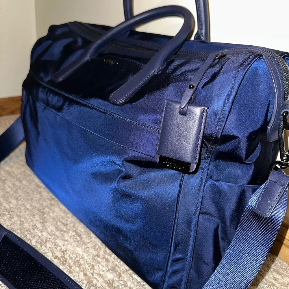 Tumi Navy Blue Travel Bag - Picture 3 of 13